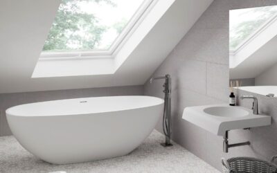 Aménager une salle de bains sous combles : idées et conseils pratiques